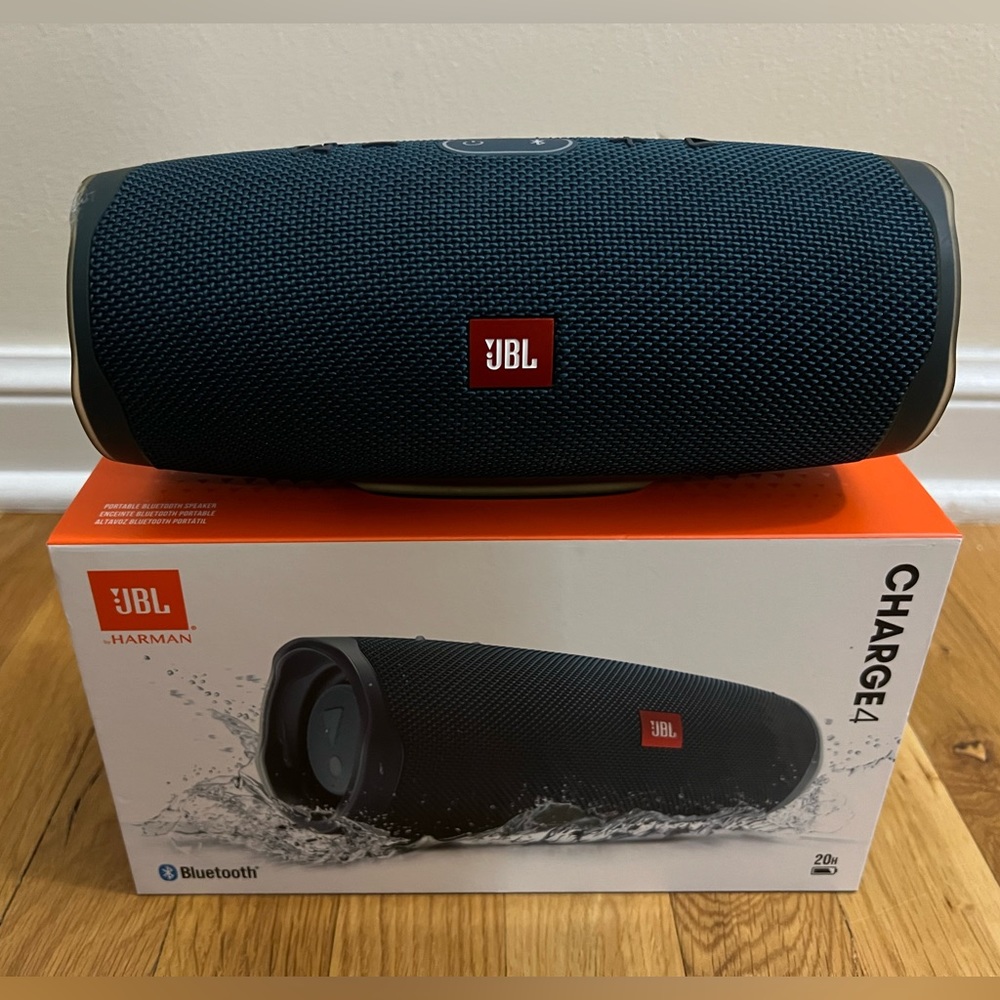 JBL Charge 4 Bluetooth Speaker